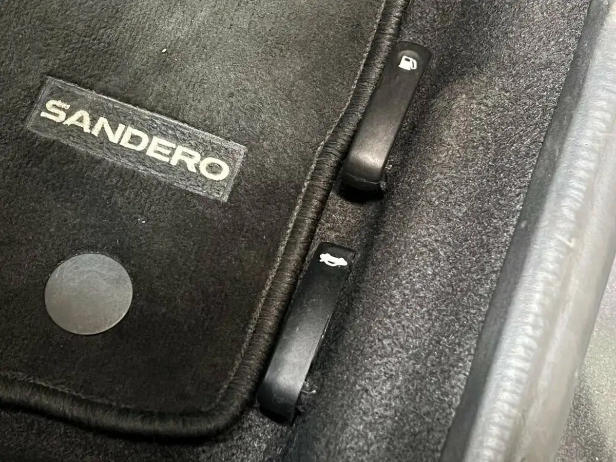 2020-dacia-sandero-10-sce-essential-big-25