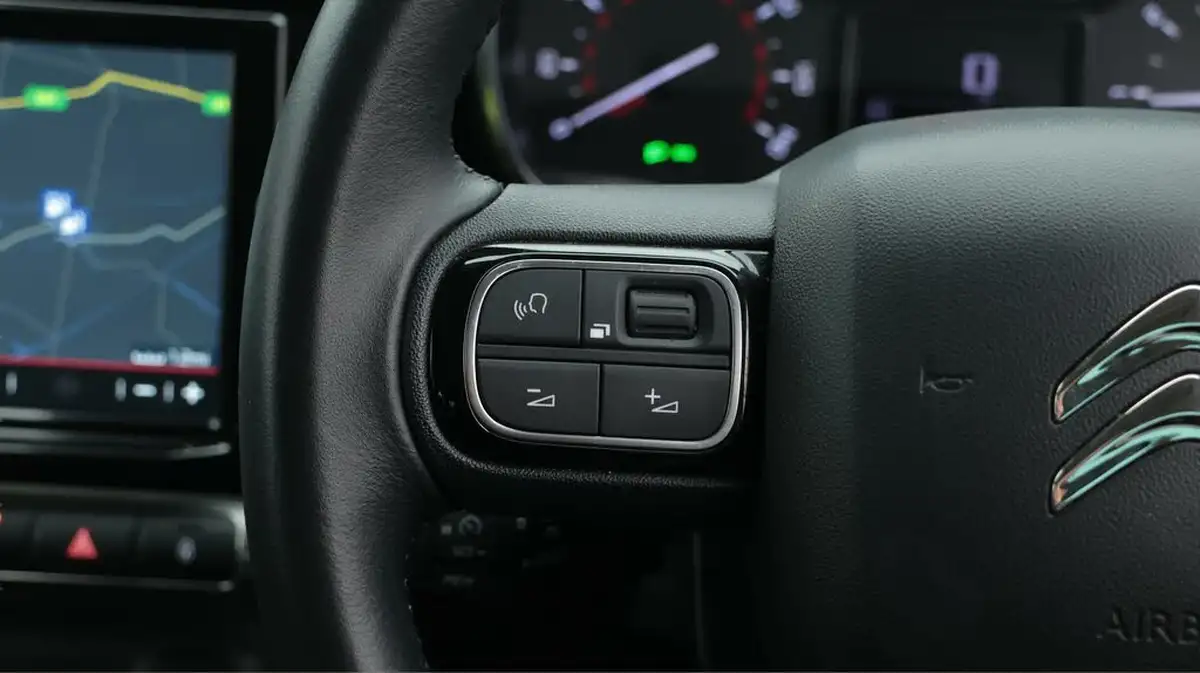 2022-citroen-c3-aircross-12-puretech-shine-plus-110ps-big-22