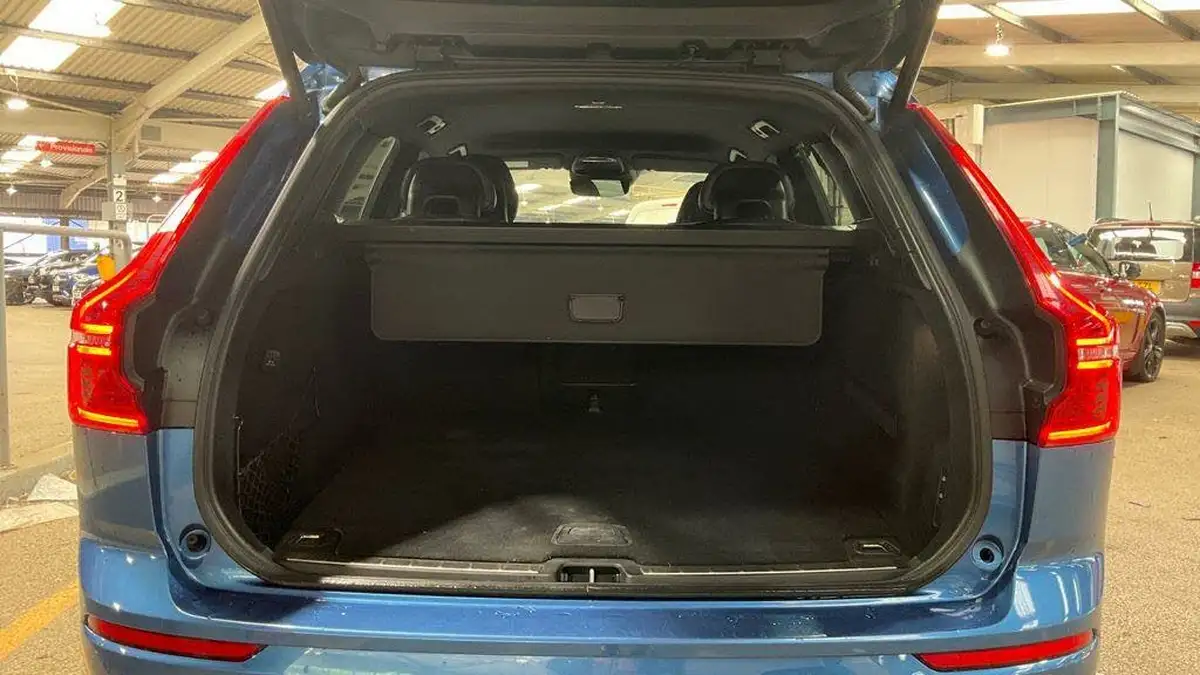 2018-volvo-xc60-20td-d4-r-design-pro-4x4-geartronic-big-9