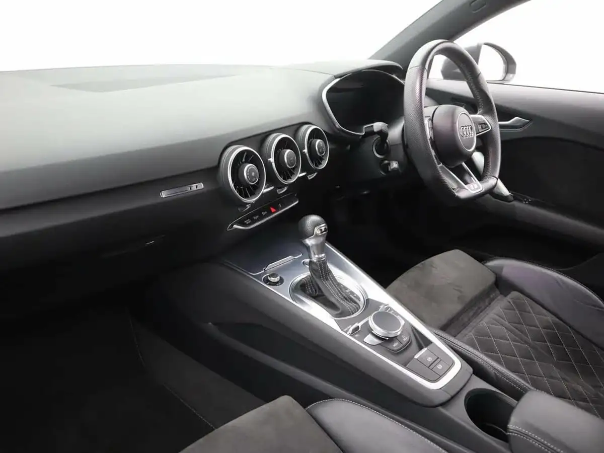 2019-audi-tt-coupe-20-40-tfsi-s-line-big-8
