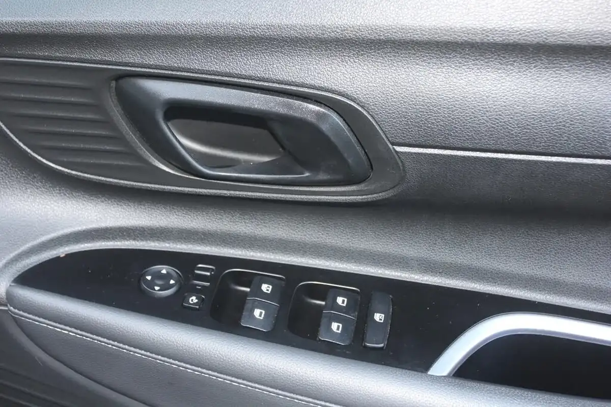 2021-hyundai-bayon-10-t-gdi-se-connect-big-18