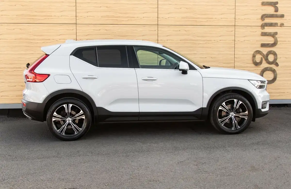 2019-volvo-xc40-20-t4-inscription-pro-awd-big-11