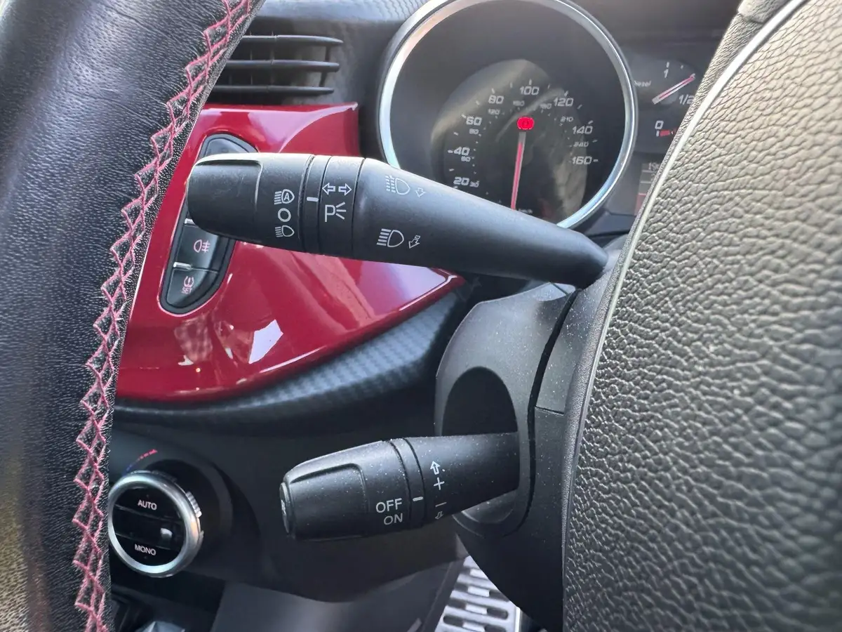 2016-alfa-romeo-giulietta-20jtdm-2-speciale-175bhp-alfa-tct-big-30
