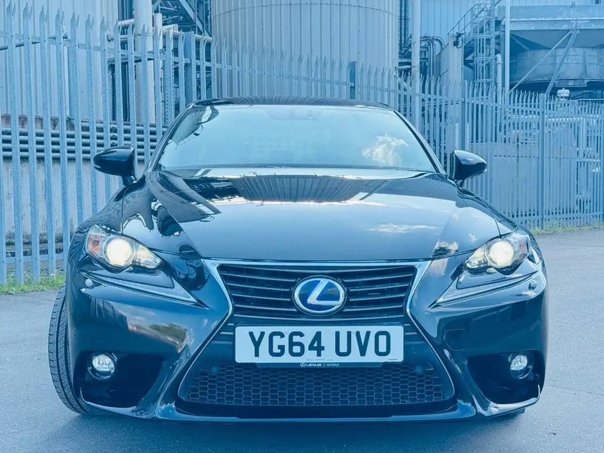 2014-lexus-is-300h-25-executive-edition-big-7