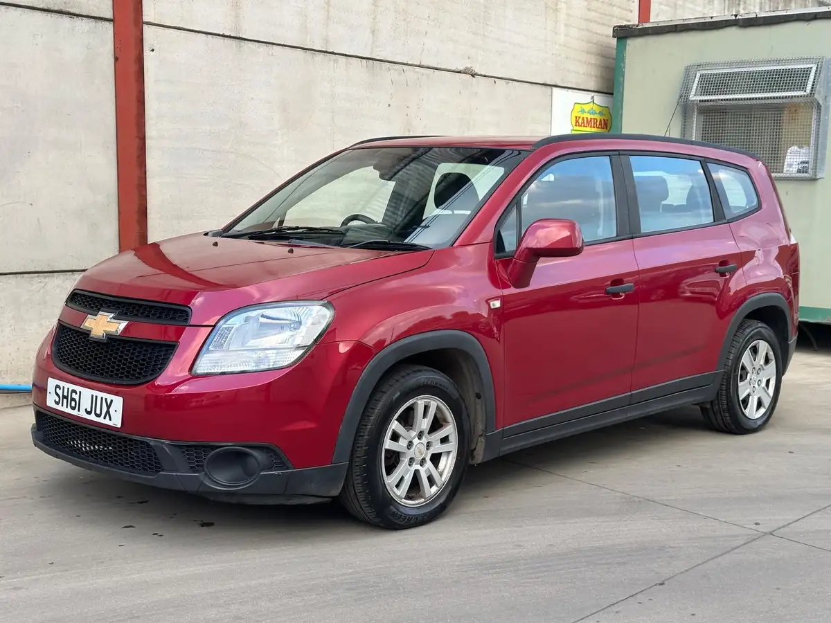 2011-chevrolet-orlando-18-ls-big-10