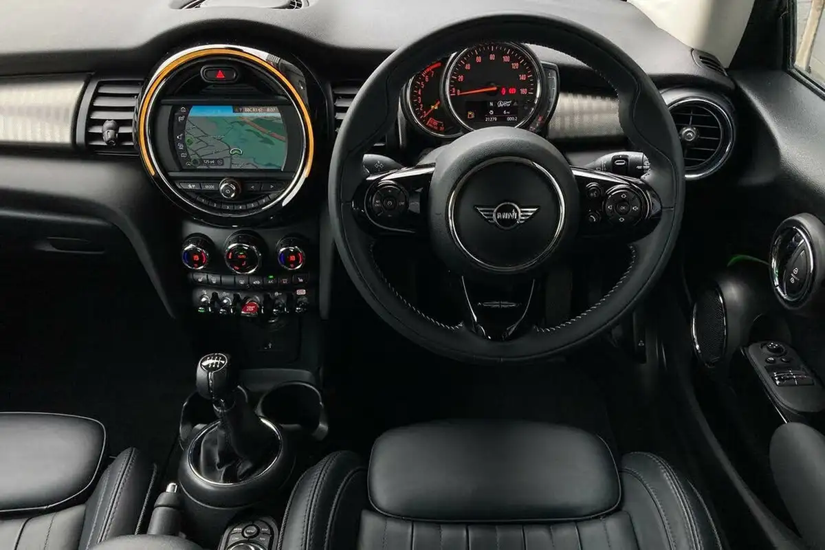 2018-mini-cooper-20-cooper-s-exclusive-ss-hatchback-3d-big-13