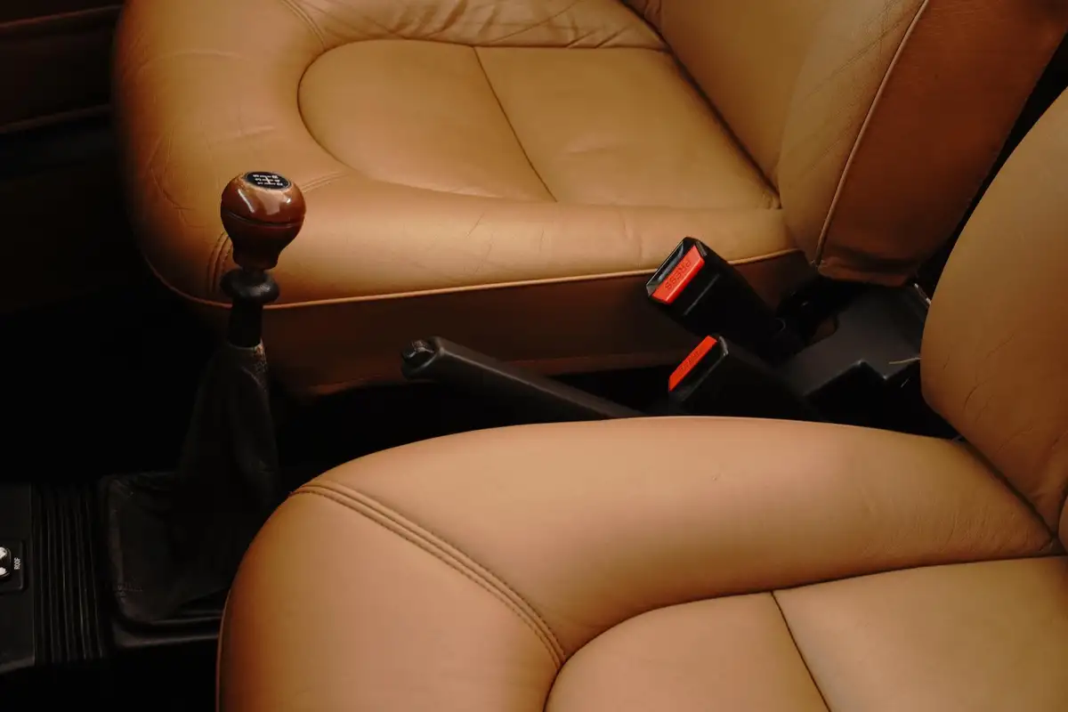 1989-saab-900-20-turbo-16v-convertible-2d-big-30