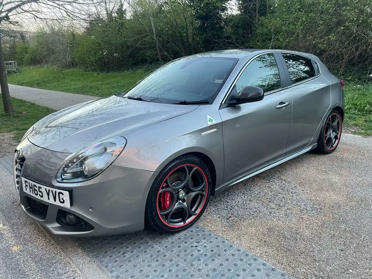 2016-alfa-romeo-giulietta-17-quadrifoglio-verde-big-2