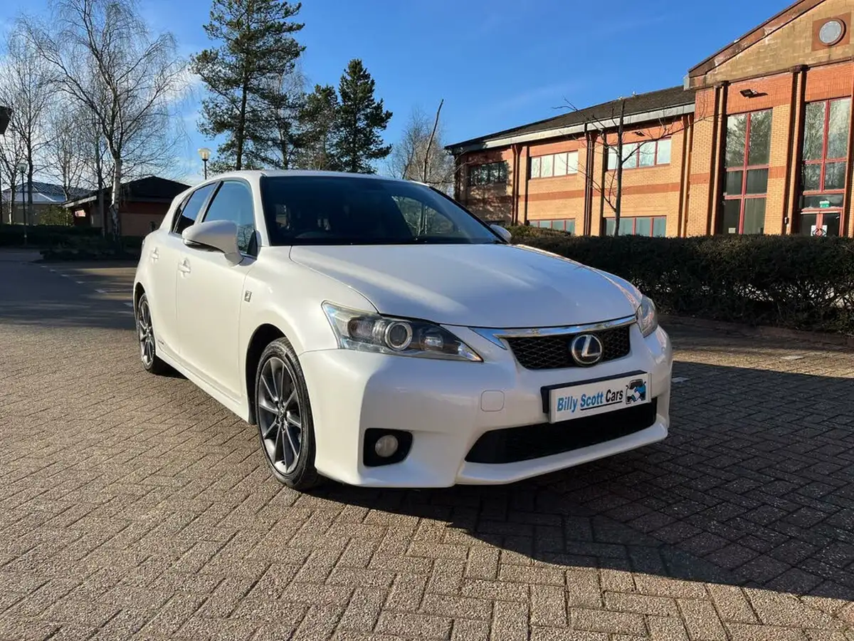2013-lexus-ct-200h-18-f-sport-big-11