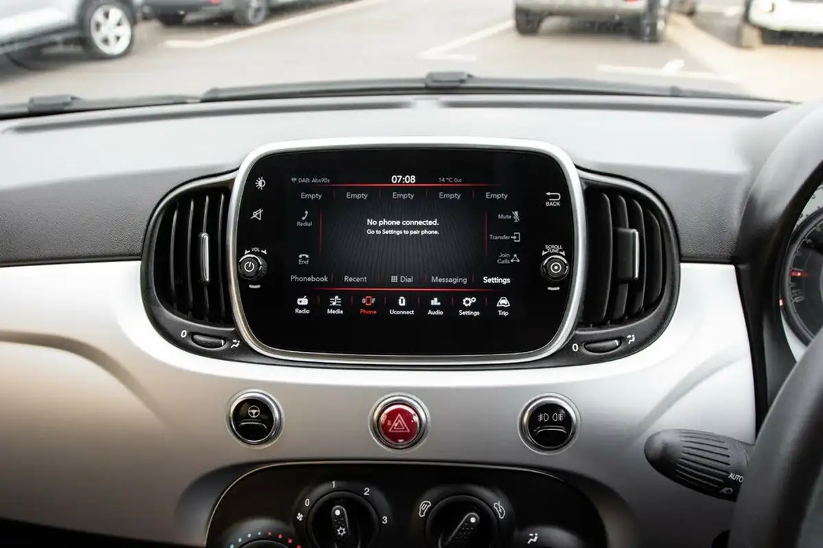 2022-fiat-500-10-hey-google-big-22