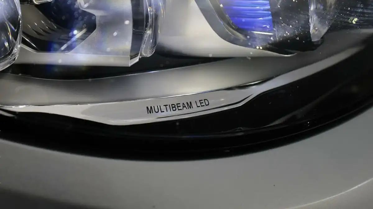 2020-mercedes-benz-c-class-20d-c220d-amg-line-premiumss-saloon-4d-big-24
