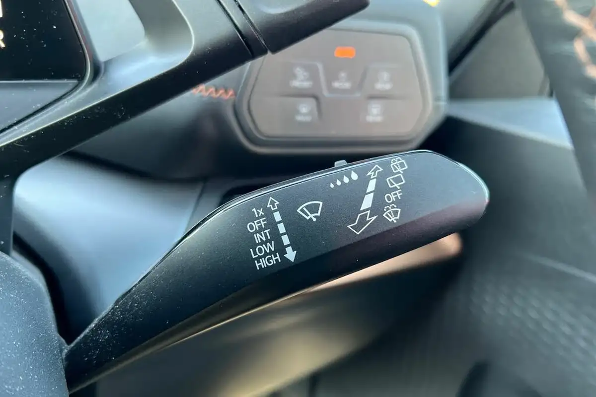 2022-cupra-born-e-v3-204ps-58kwh-big-25