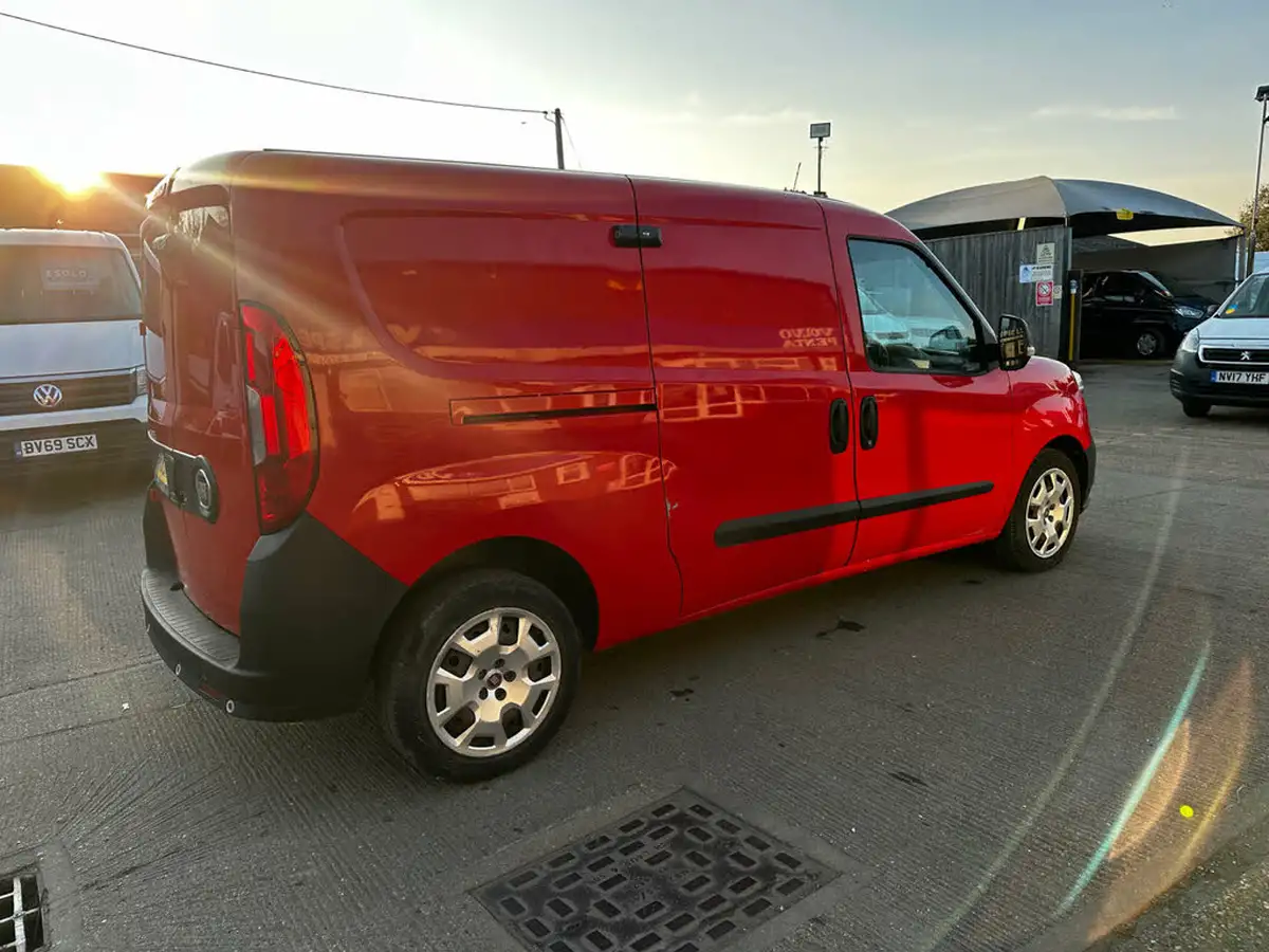 2015-fiat-doblo-cargo-16td-105eu-v-l1-refrigerated-van-big-10