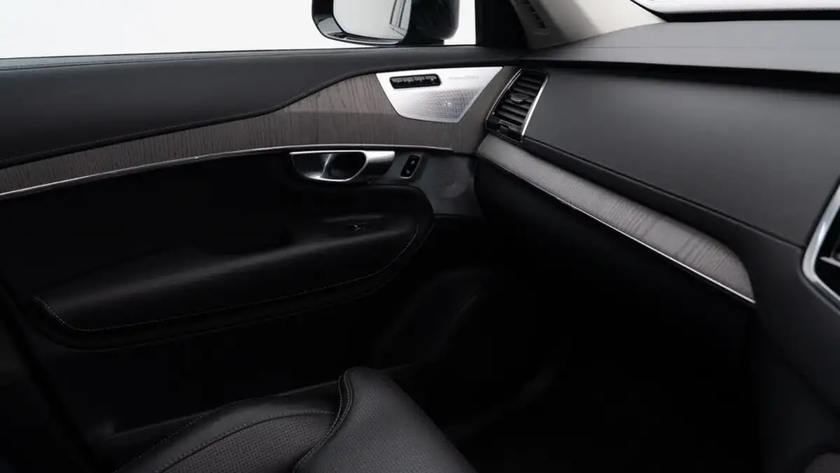 2023-volvo-xc90-20-t8-ultimate-dark-big-21