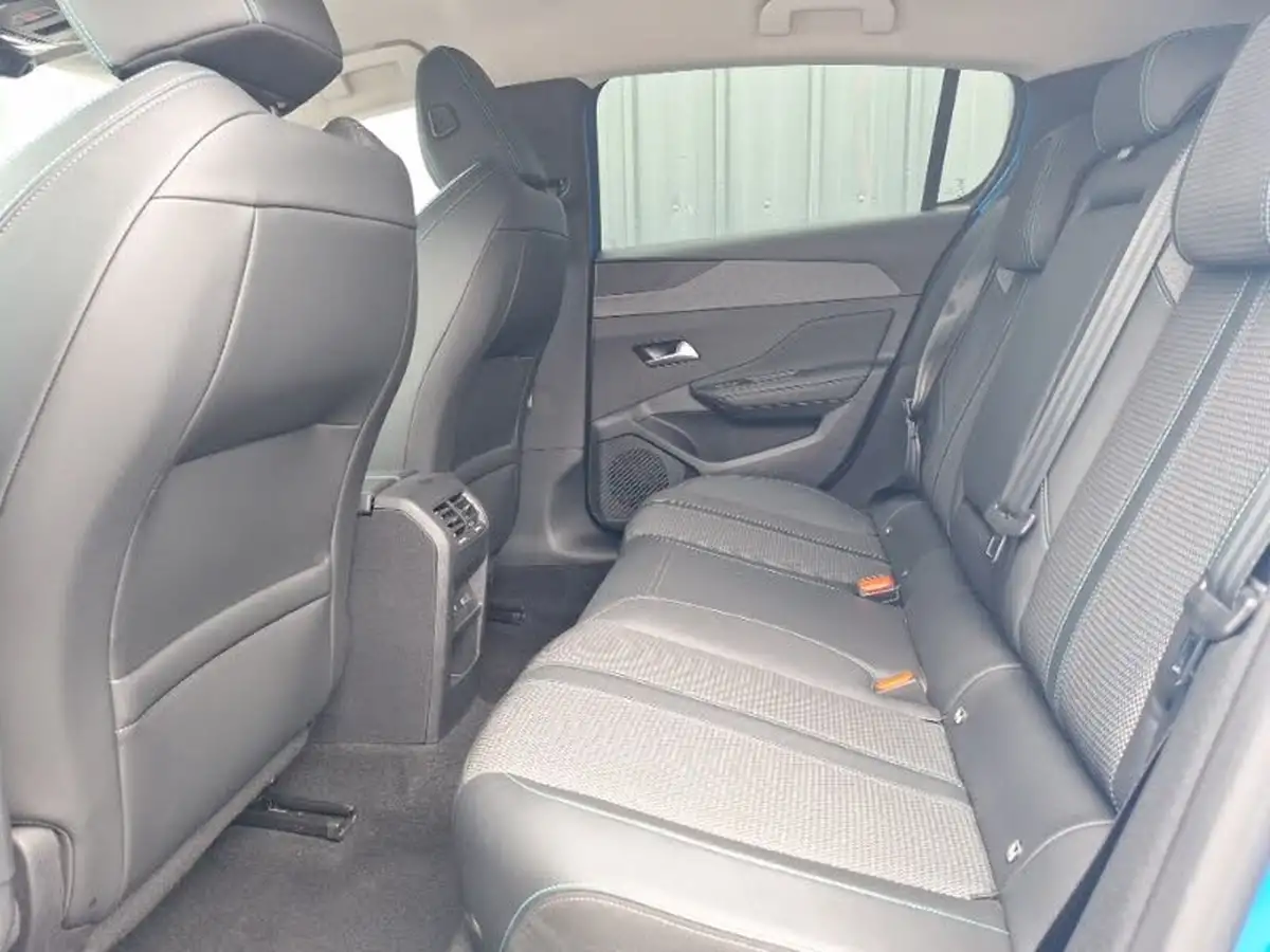 2022-peugeot-308-12-puretech-allure-premium-eat8-big-5