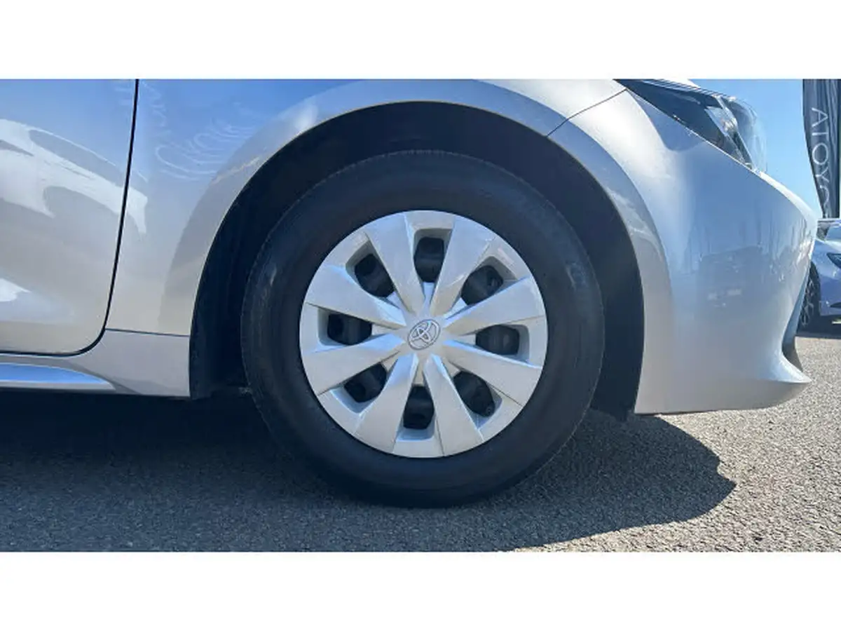 2022-toyota-corolla-18-vvt-i-corolla-commercial-140hpeu6d-big-17