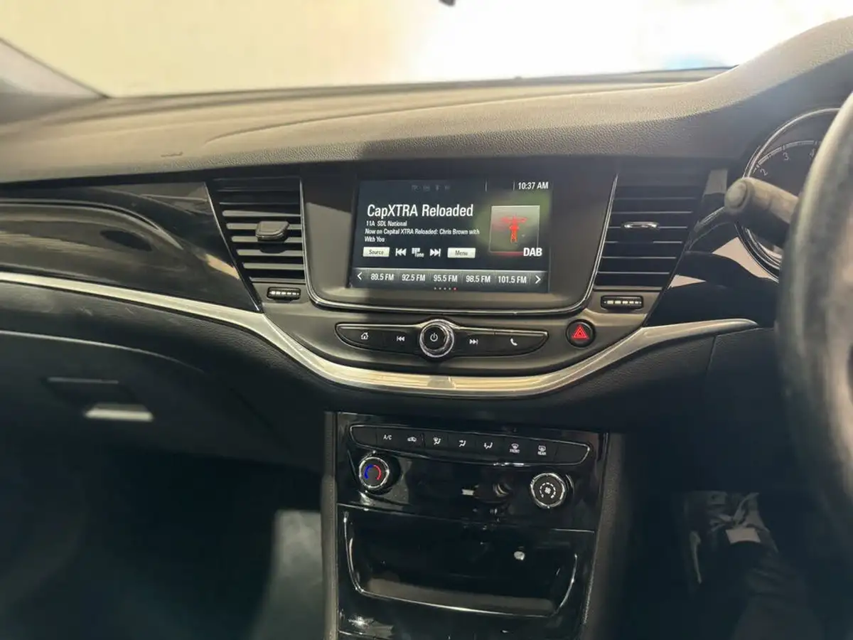2016-vauxhall-astra-10i-turbo-sri-hatchback-big-32