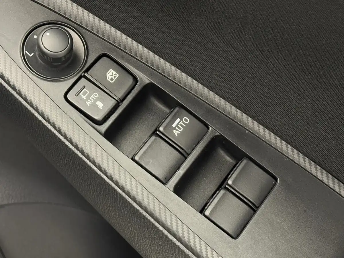 2024-mazda-mazda2-15-skyactiv-g-exclusive-line-big-21