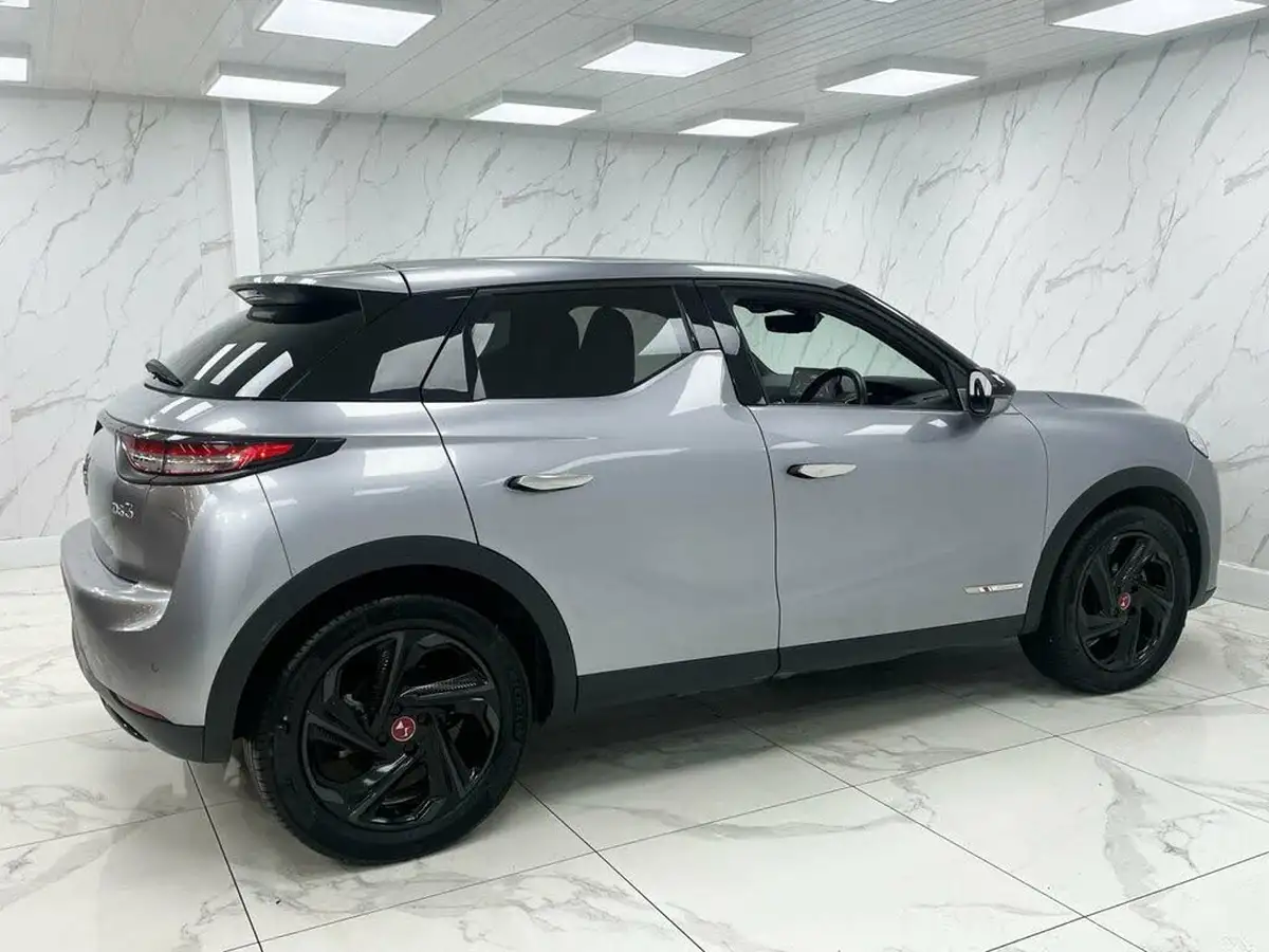 2021-ds-ds-3-crossback-e-tense-performance-line-big-11