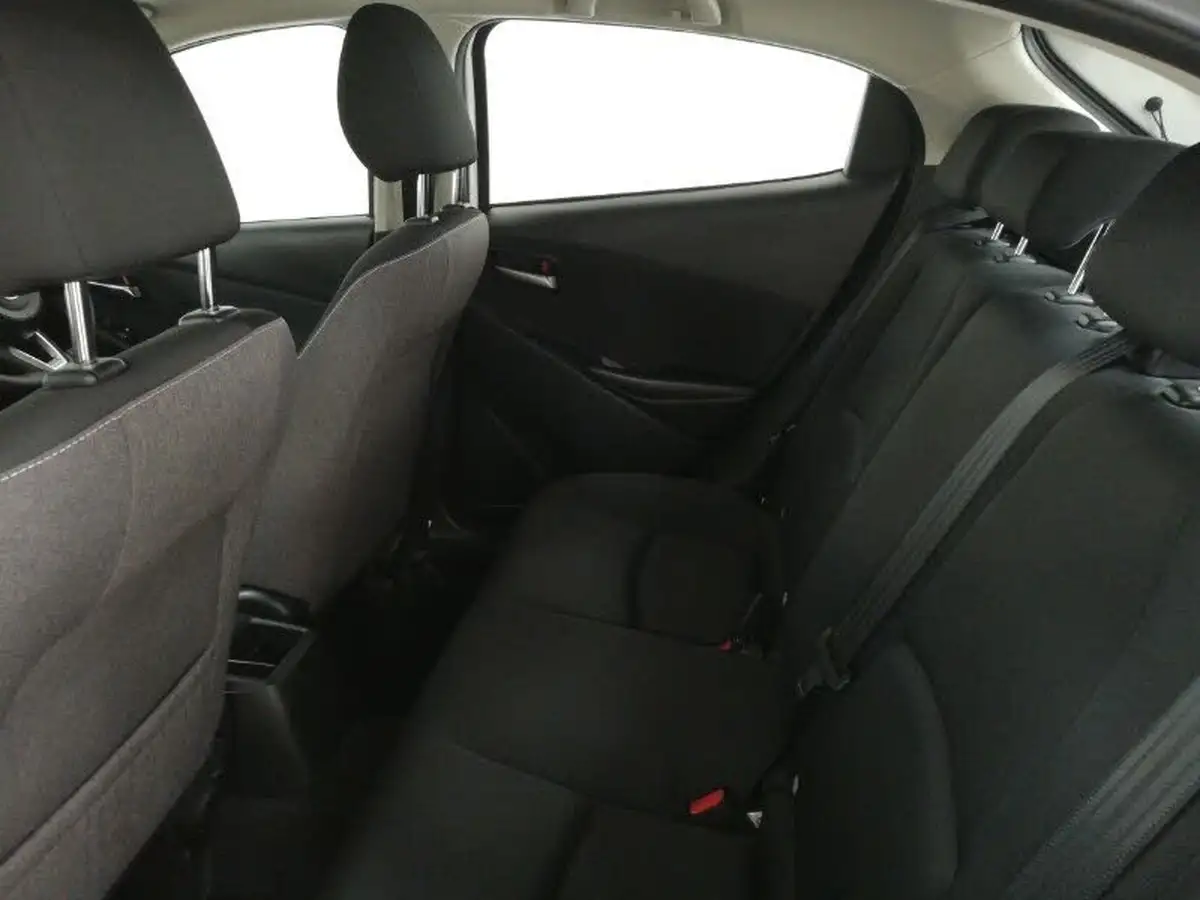 2024-mazda-mazda2-15-skyactiv-g-centre-line-big-5