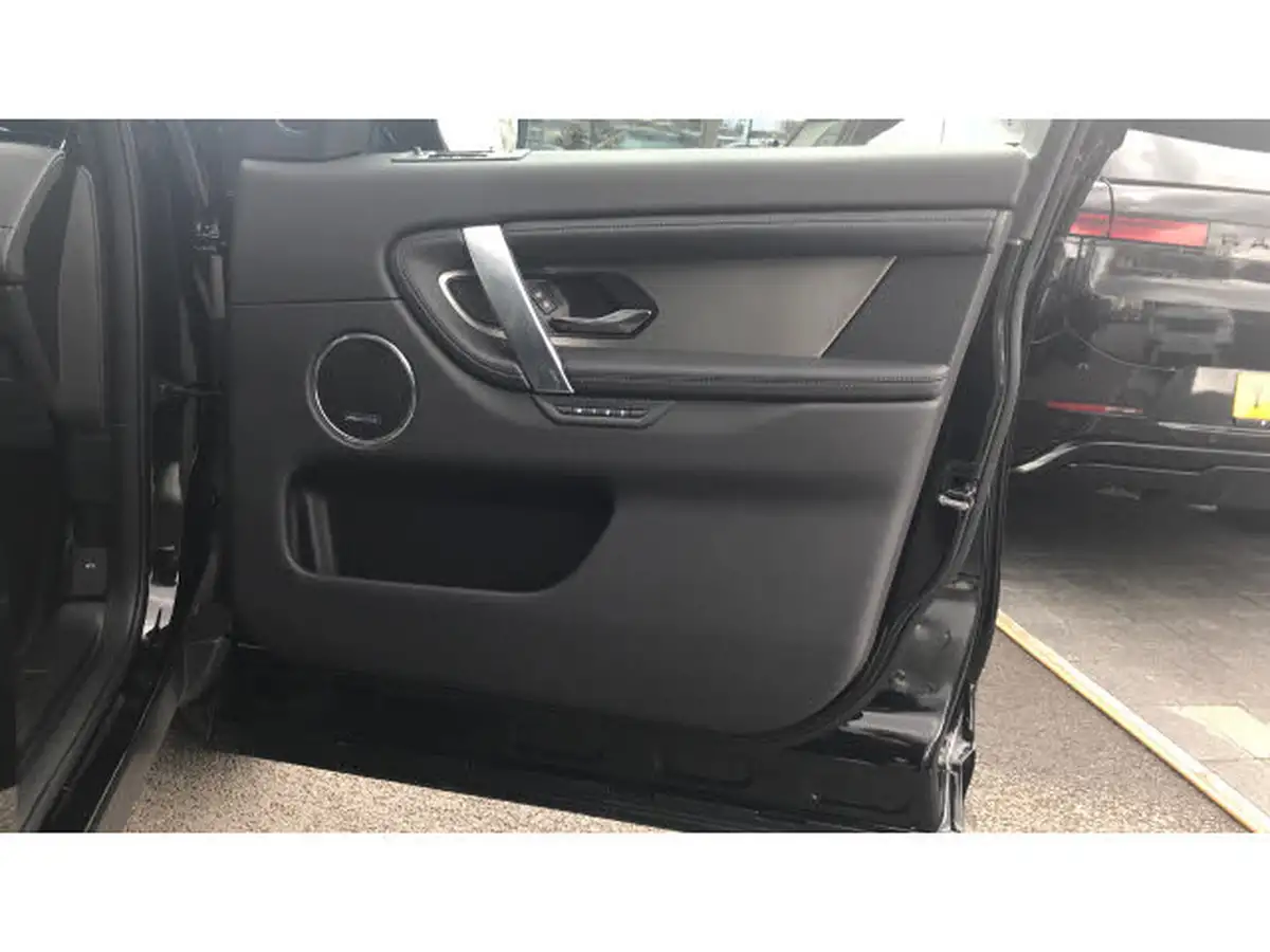 2024-land-rover-discovery-sport-20-d200-dynamic-se-big-24