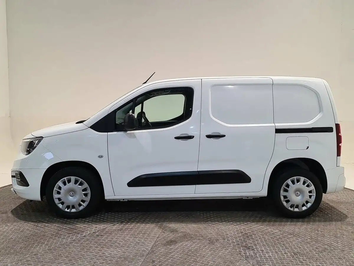 2020-vauxhall-combo-15cdti-sportive-2300-100pseu6dt-l1h1-panel-big-27