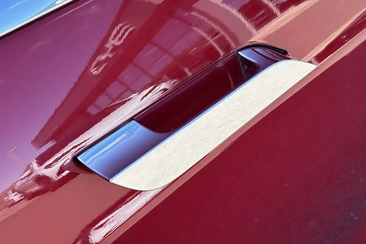 2018-tesla-model-s-e-75d-big-37