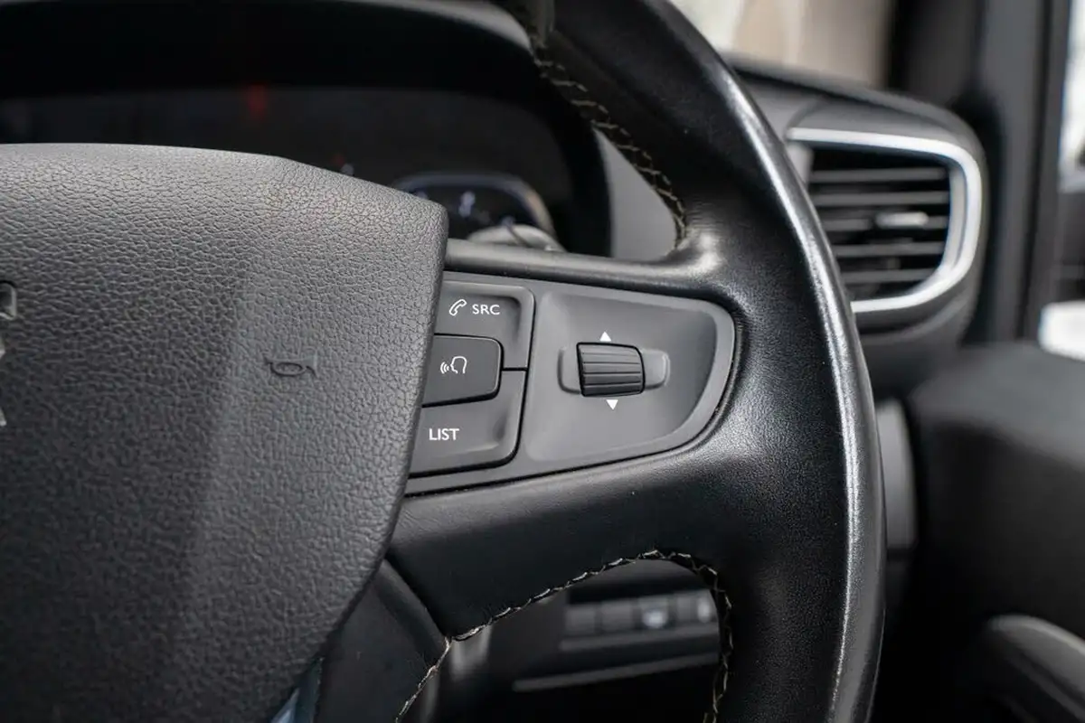 2018-peugeot-traveller-20-bluehdi-allure-20-bluehdi-180ps-standardss-eat8-big-44