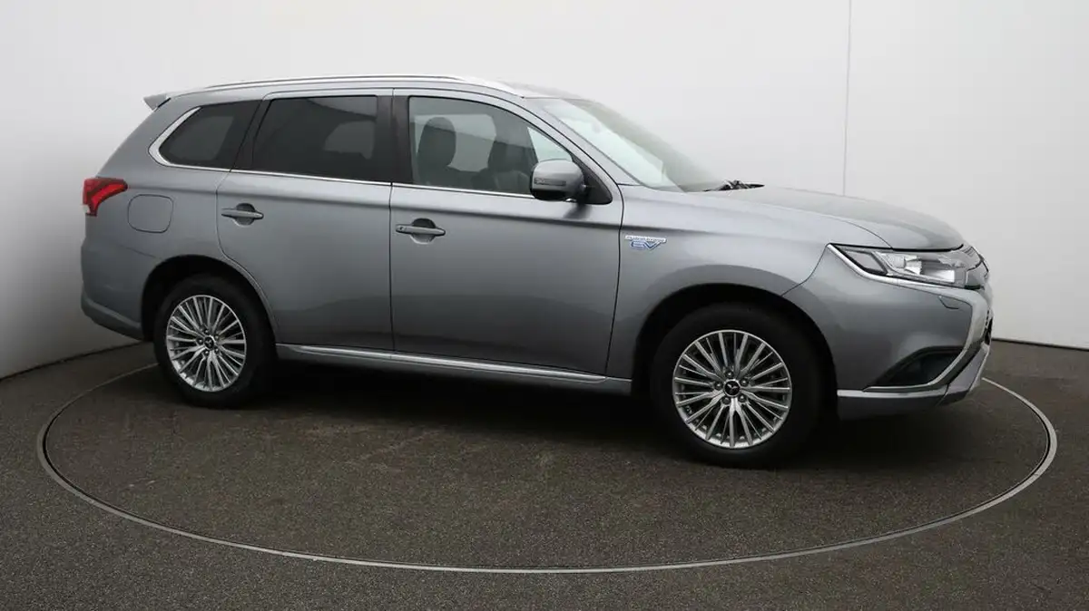 2020-mitsubishi-outlander-24-dynamic-phev-big-37