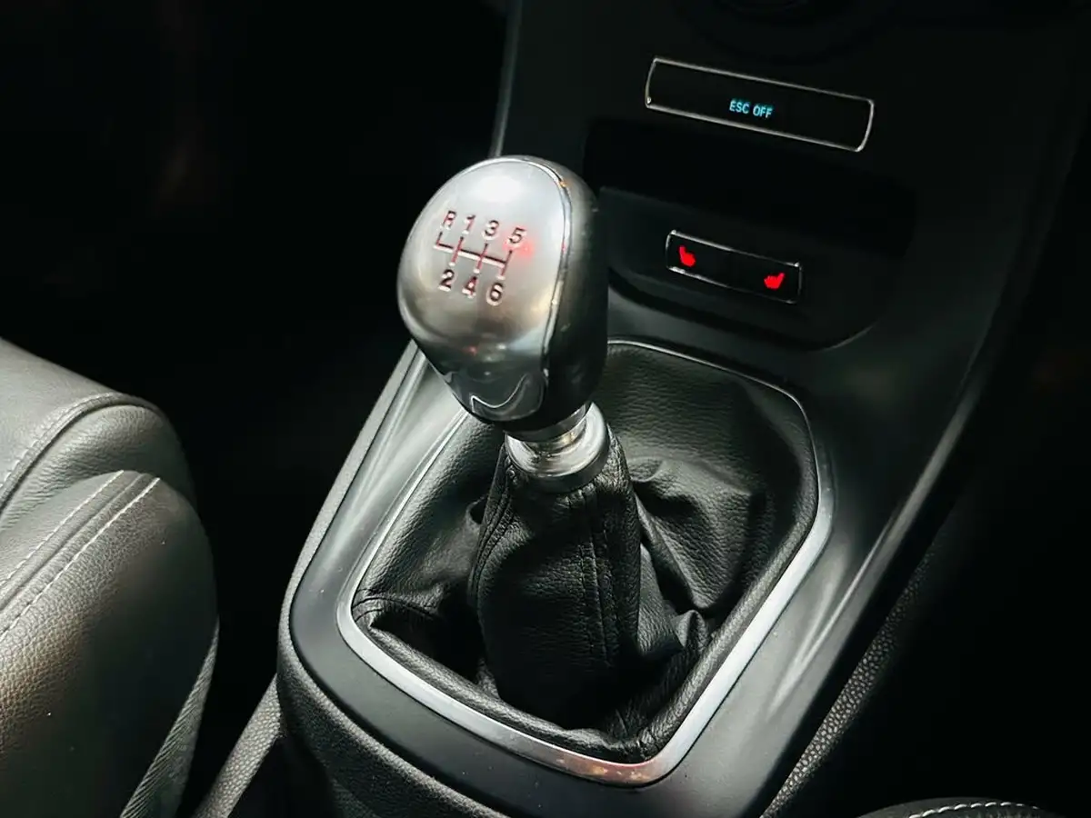 2016-ford-fiesta-16-st-2-3d-big-50