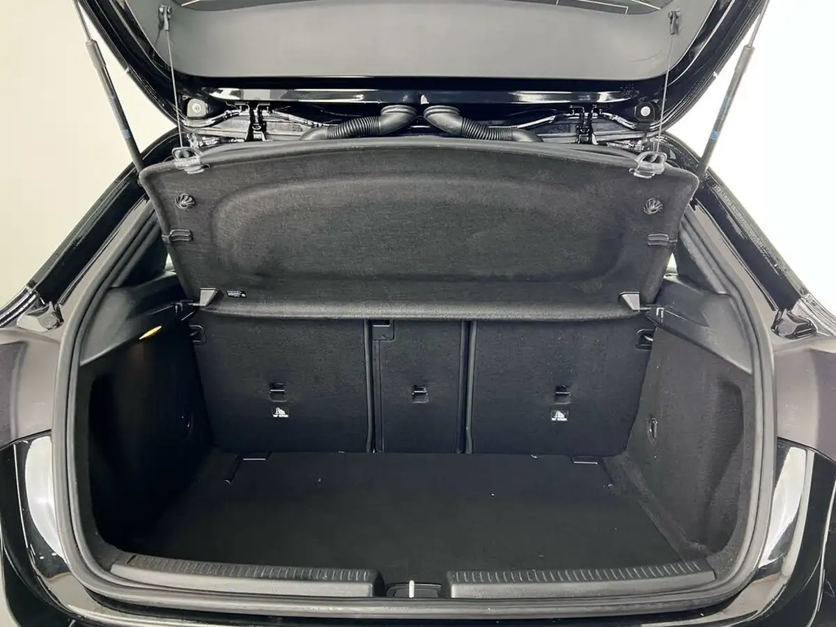 2019-mercedes-benz-a-class-13-a200-amg-line-executive-hatchback-5d-7g-dct-big-8