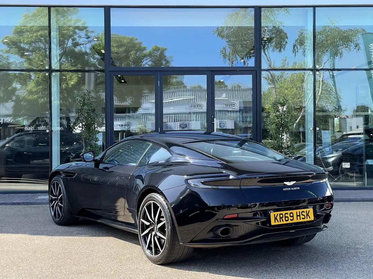 2020-aston-martin-db11-40-v8-503bhp-big-15