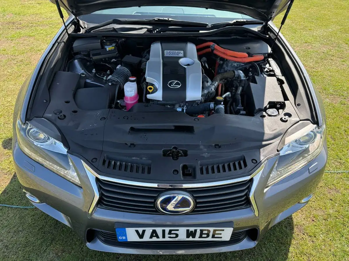 2015-lexus-gs-300h-25-luxury-big-23