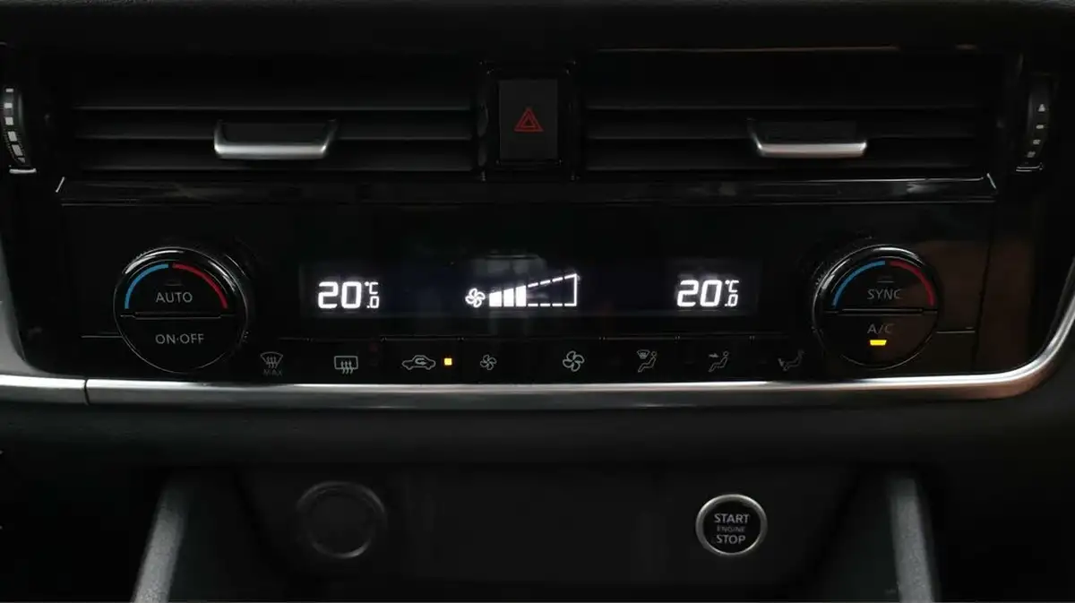 2022-nissan-qashqai-13-dig-t-acenta-premium-140ps-big-12