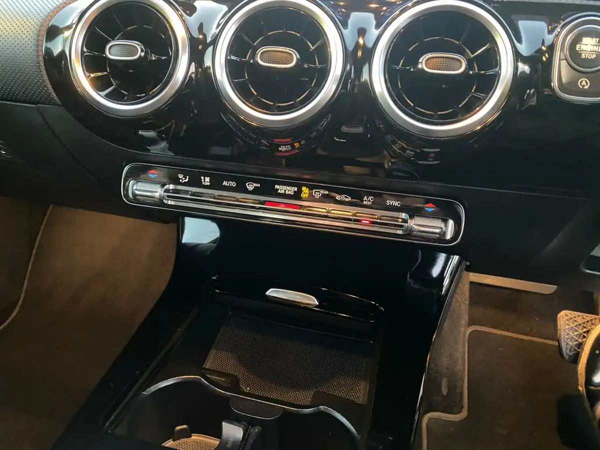 2018-mercedes-benz-a-class-13-a180-sport-executivess-7g-dct-big-22