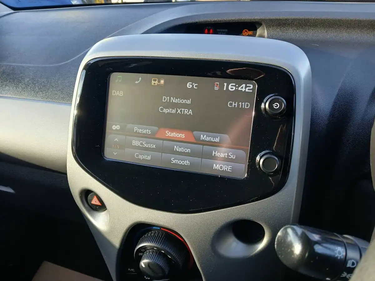2016-citroen-c1-12-puretech-feel-82ps-5d-big-17