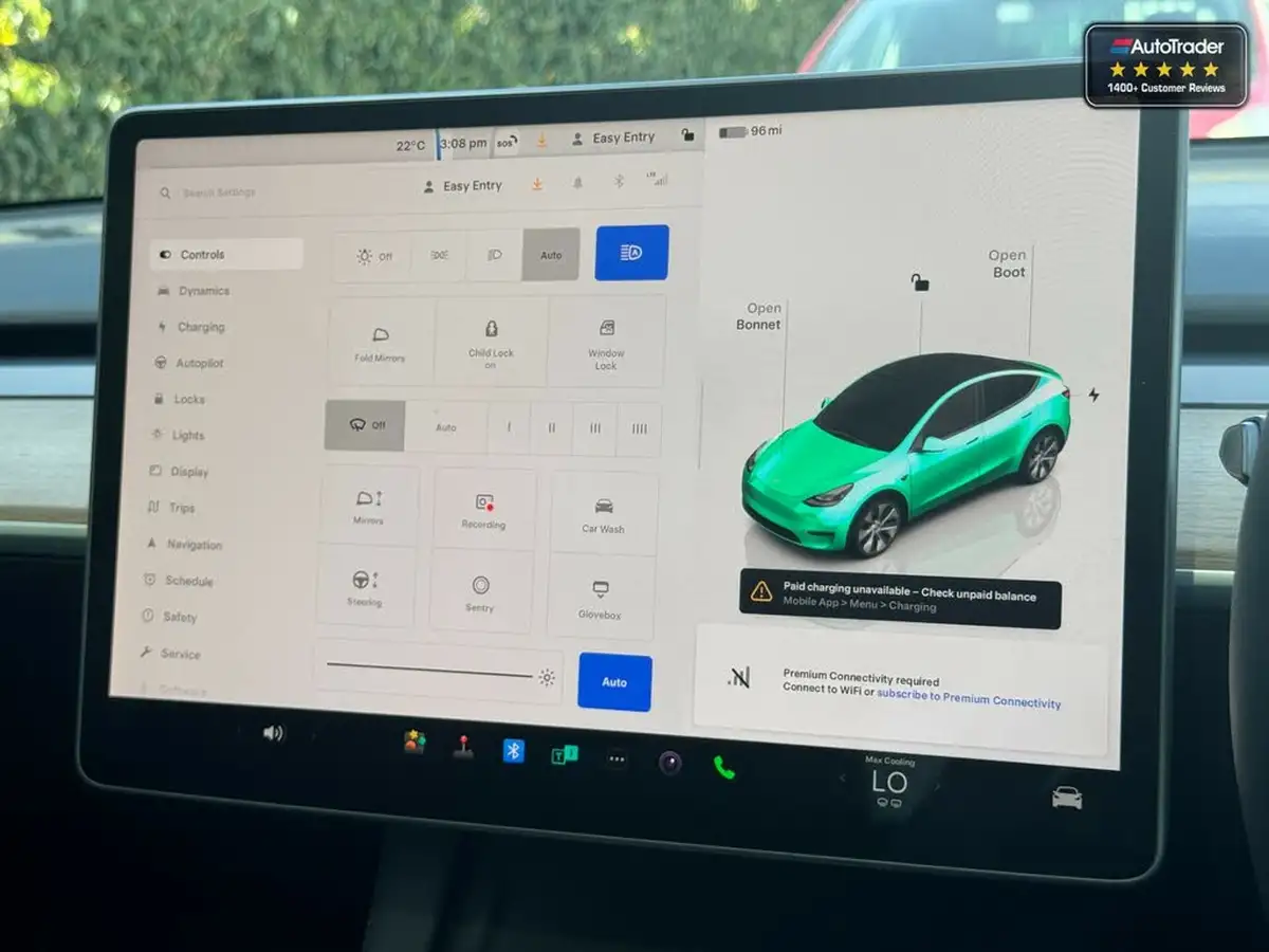 2022-tesla-model-y-e-long-range-big-16