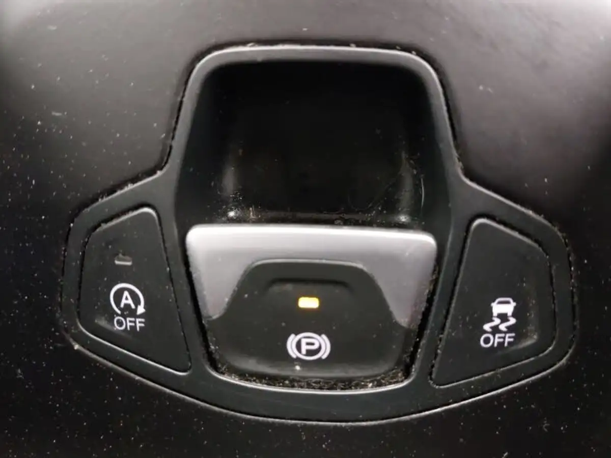 2019-jeep-renegade-10-gse-sport-big-18