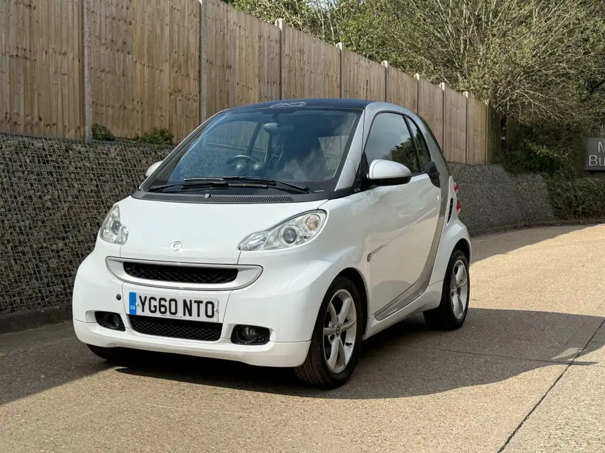 2010-smart-fortwo-10-pulse-71bhp-coupe-softouch-big-7