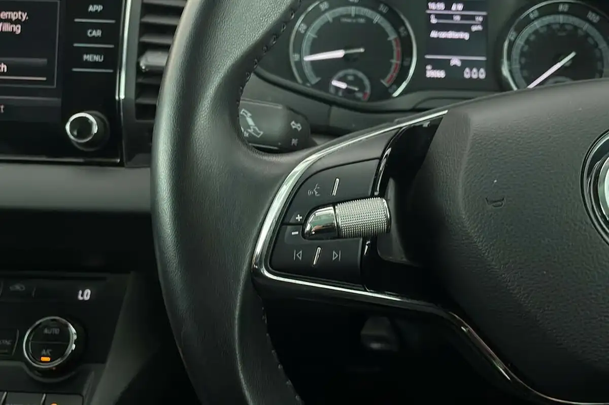 2022-skoda-karoq-15-tsi-se-technology-big-15