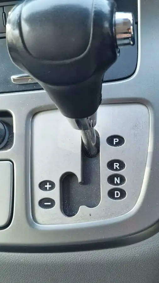 2008-kia-sedona-29td-ls-auto-band-f-big-11
