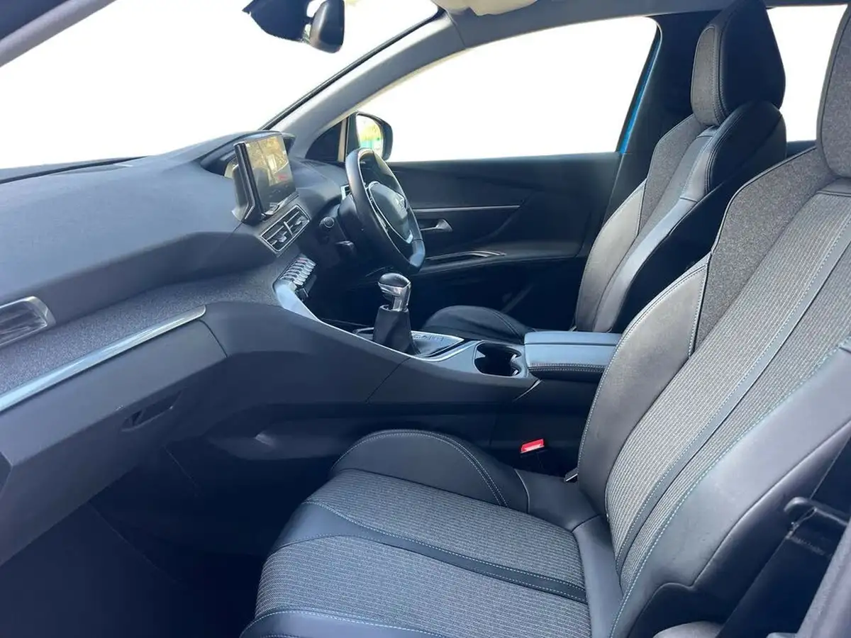2022-peugeot-3008-suv-12-puretech-allure-premium-big-9