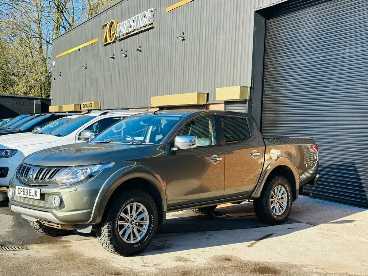 2019-mitsubishi-l200-24di-d-barbarian-eu6-big-18
