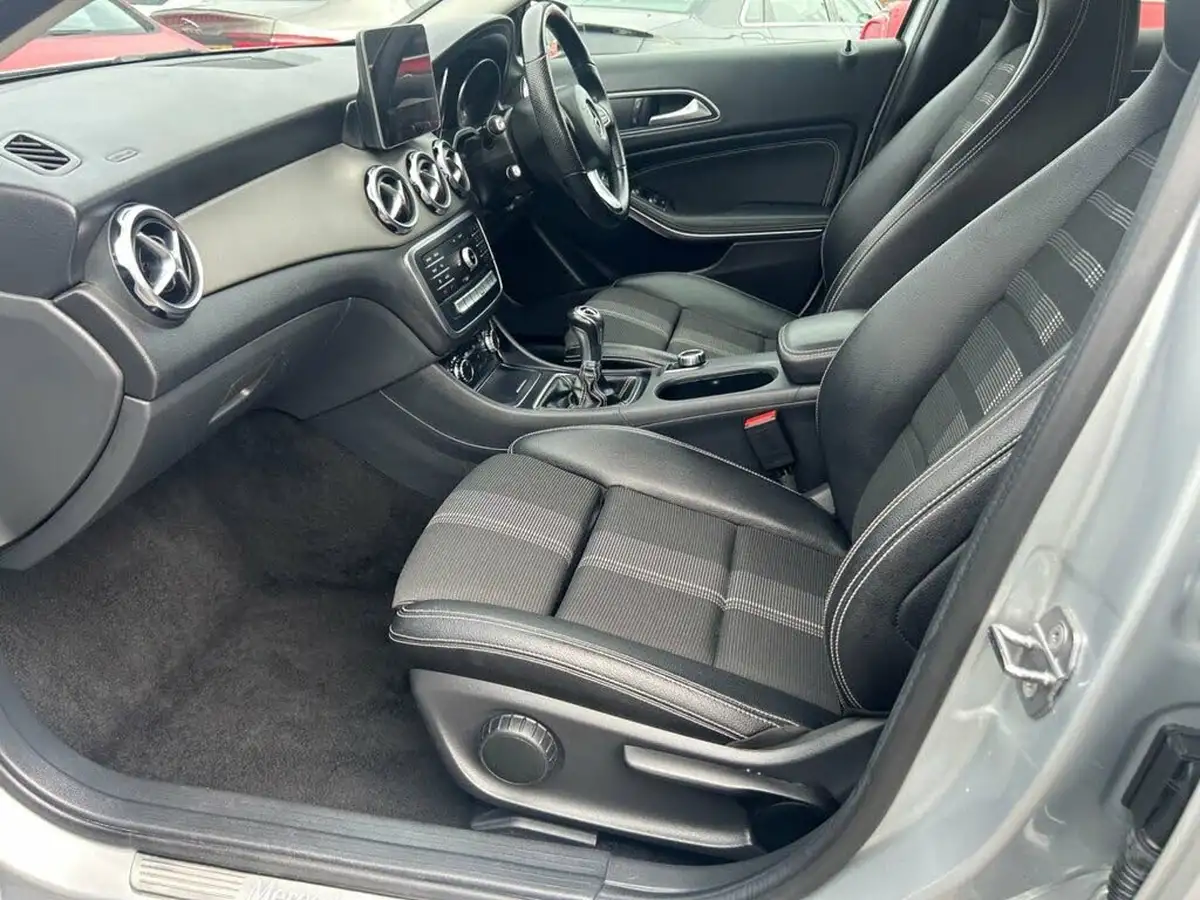 2019-mercedes-benz-gla-class-16-gla-180-urban-edition-ss-big-10