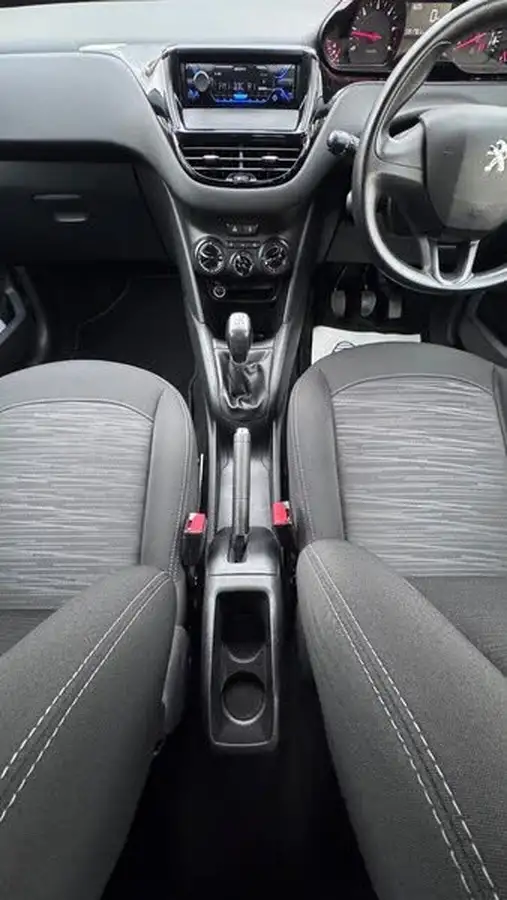 2013-peugeot-208-14td-access-14hdi-3d-big-17
