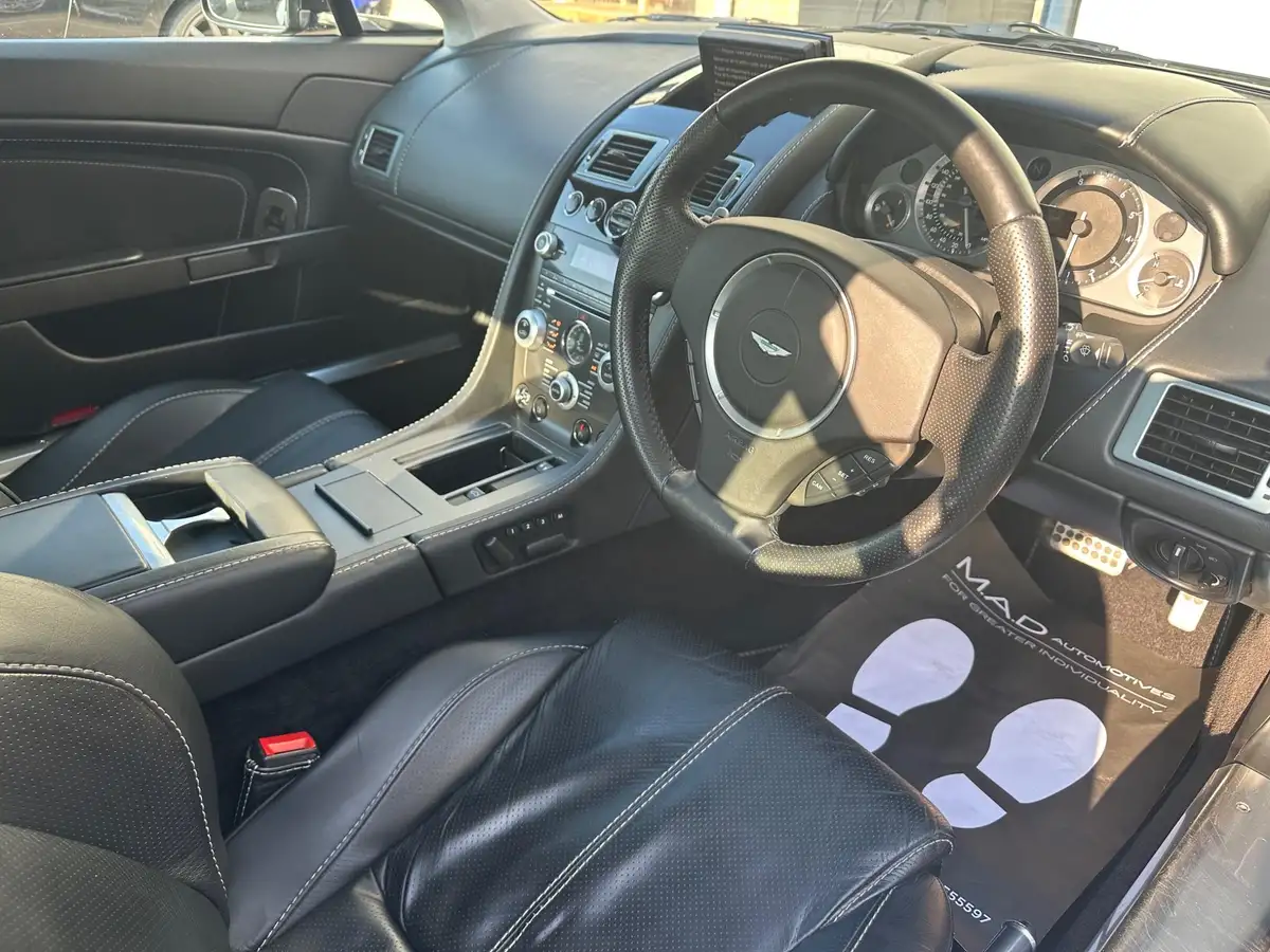 2010-aston-martin-vantage-47-coupe-sportshift-big-8