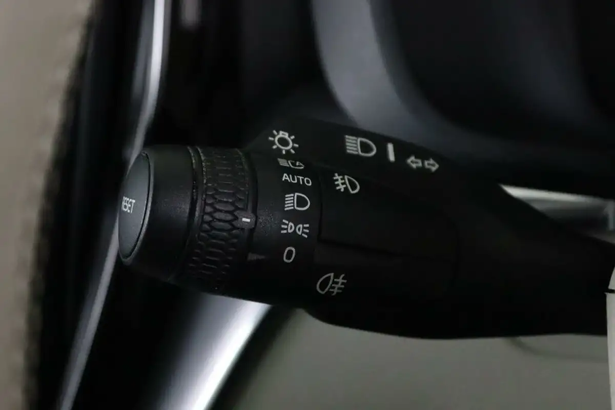 2019-volvo-xc60-20-t5-momentum-big-21
