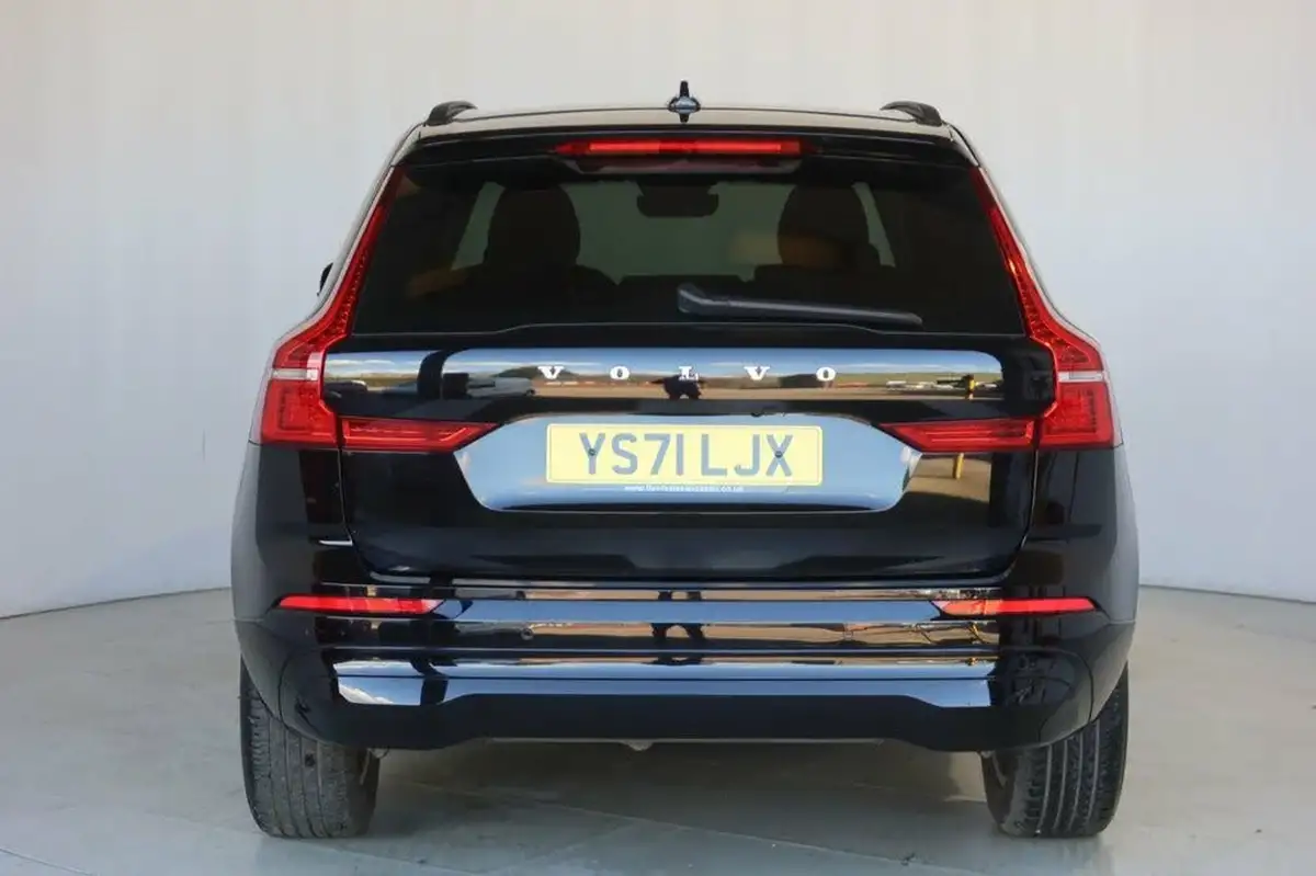 2021-volvo-xc60-20td-b4-momentum-awd-big-5