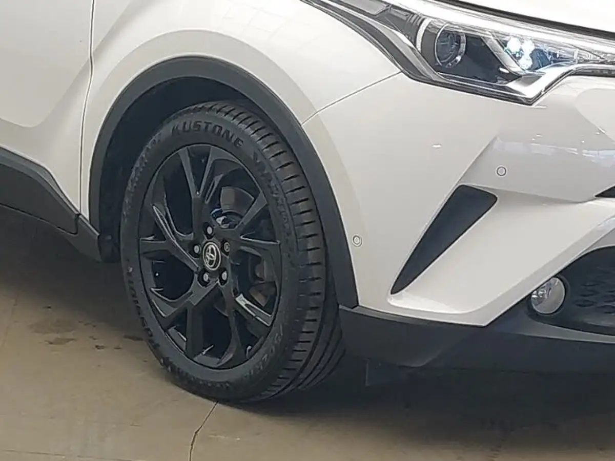 2018-toyota-c-hr-18-vvt-i-design-big-8