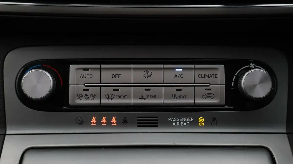 2023-hyundai-kona-e-ultimate-204ps-64kwh-105kw-obc-big-12
